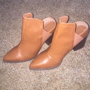 Stylish booties 💚 BRAND NEW NEVER WORN