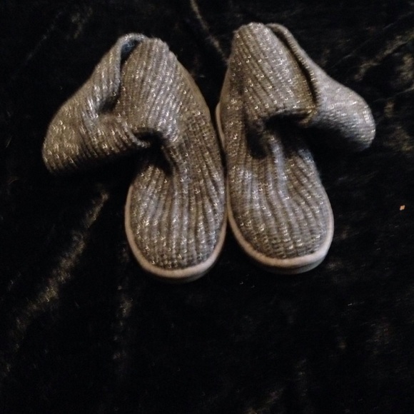 Uggs extra pics available.