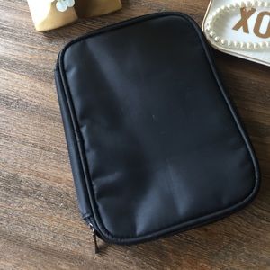 makeup brush case