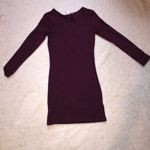 Bodycon burgundy dress