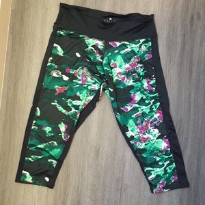 Adidas Climalite 3/4 pants - Large NEW