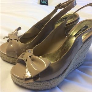 Nude wedges