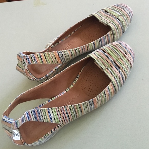 Gentle Souls Wedge Ballet Flat Size 5.5