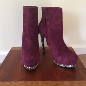 REPOSH:  Pour La Victoire Ankle Booties