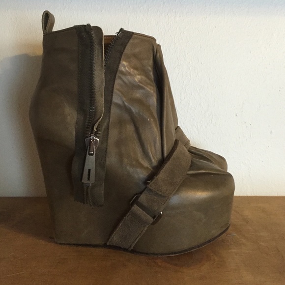 Acne Platform Wedge Bootie - Olive - size 39