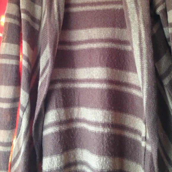 Striped cardigan 🍂 - Picture 2 of 4