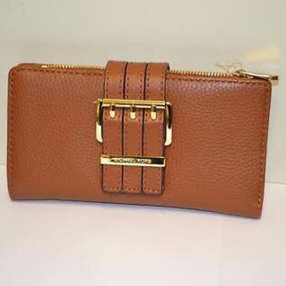 ✨Sold✨NWT Michael Kors Gansevoort Wallet