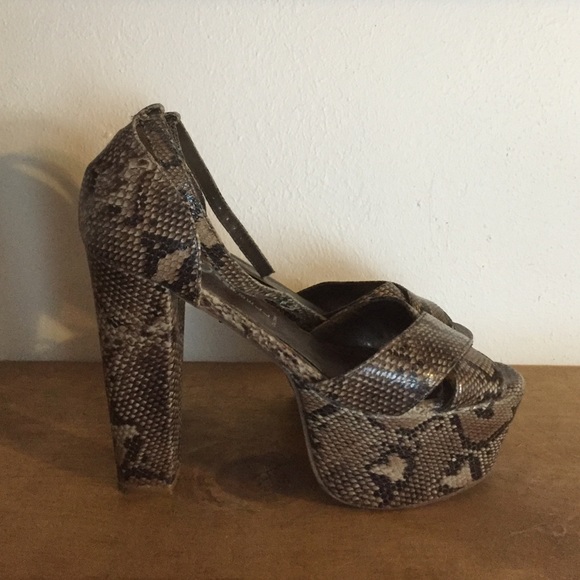 Jeffrey Campbell Platform Snakeskin Shoe - Size 9