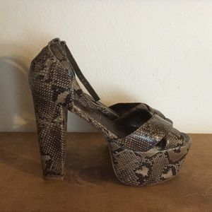 Jeffrey Campbell Platform Snakeskin Shoe - Size 9