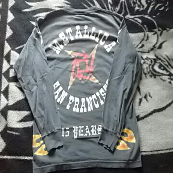 Mens 10-28-81 15 year Metallica long sleeve
