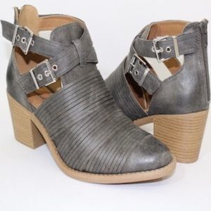 Qupid Tobin Boot Size 7