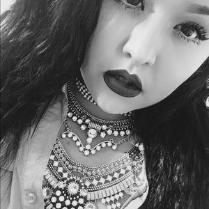 Meet your Posher, Muñeca