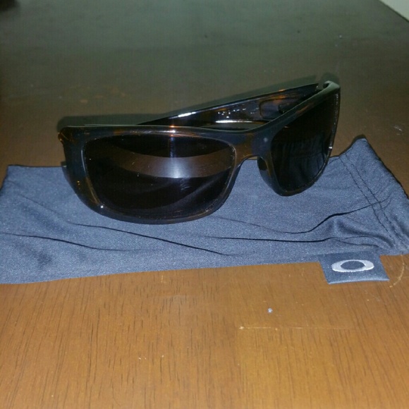 Oakley hijinx