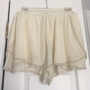 🌸Boho Crochet Trim Tulip Shorts🌸