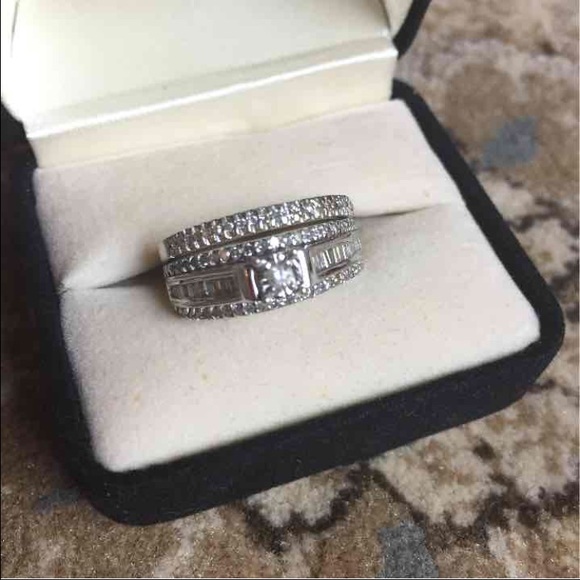 Wedding/engagement Diamond Ring