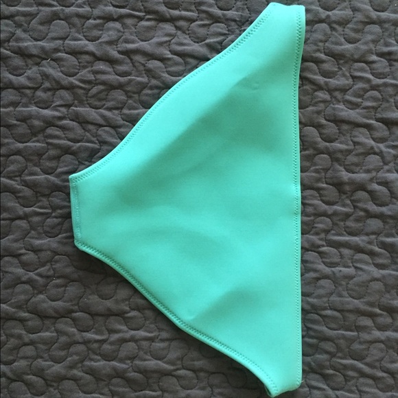 Triangl swimwear bottom - Picture 3 of 3