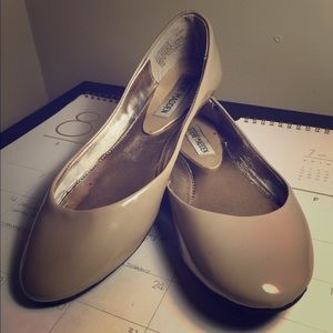 Steve Madden Nude Ballet Flats W6.5