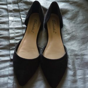 Black pointed toe flats - NEW!