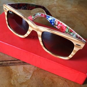 Ray-Ban sunglasses! Great Condition/Never Worn