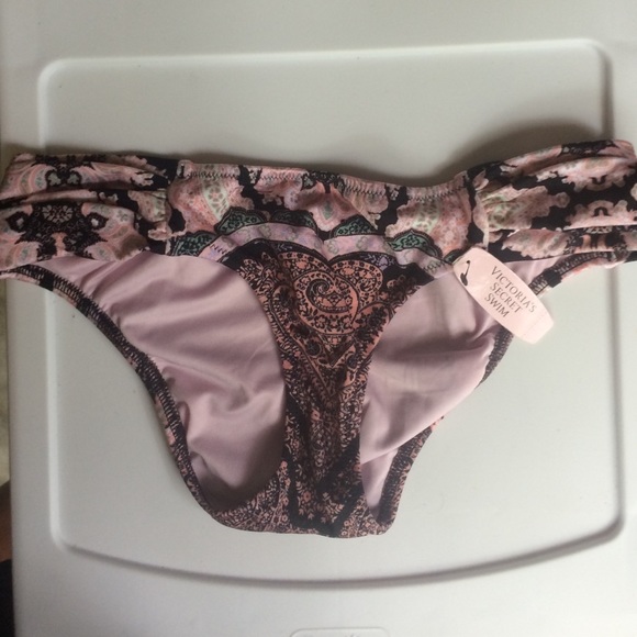 Victoria's Secret bikini bottom!!