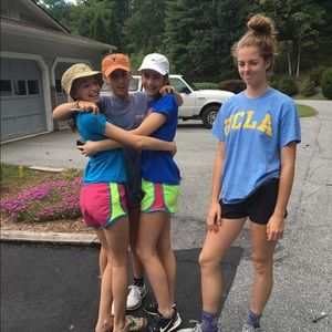 Meet your Posher, Abigail