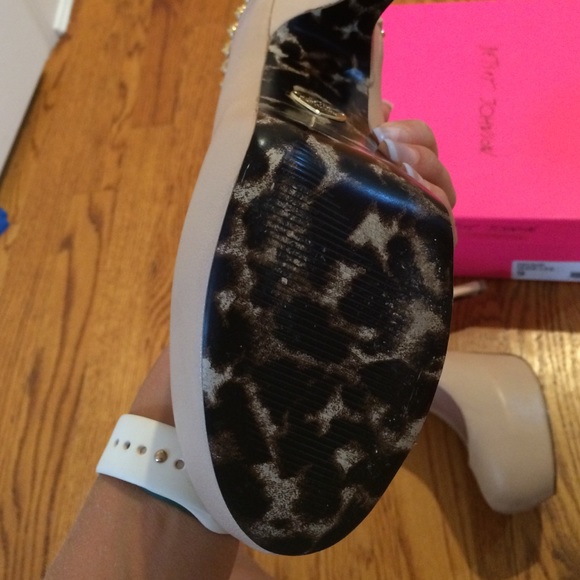 Betsey Johnson nude platform show with studs - Picture 4 of 4