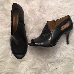 Nine West leather pumps