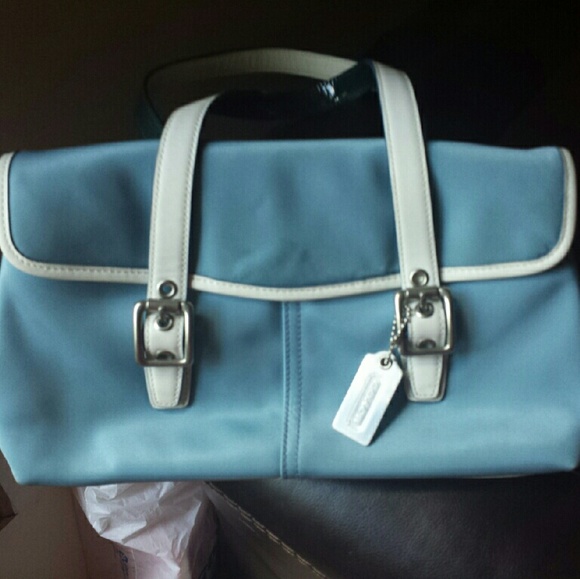 🎈🎁Authentic Small Coach purse🎁🎈