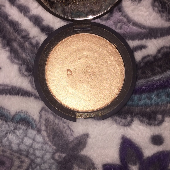 Becca X Jaclyn Hill Champagne Pop! Highlighter 🍾