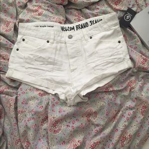 Volcom distressed shorts BNWT