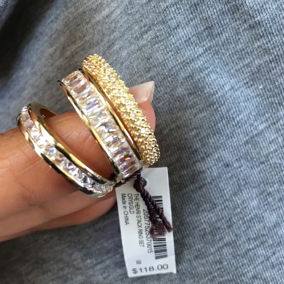Henri bendel ring