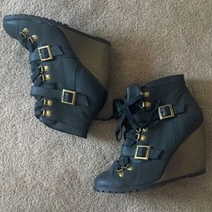 Fall lace up booties🍂