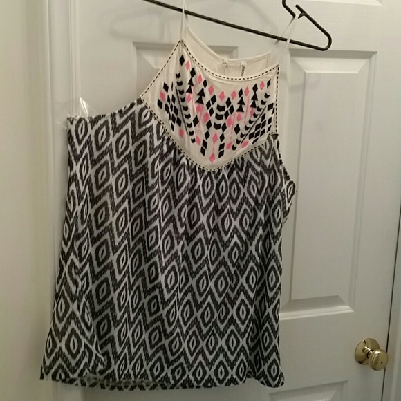 Maurices tribal halter tank