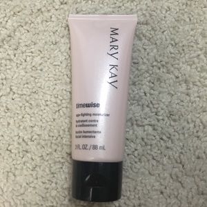 Mary Kay age fighting moisturizer normal-dry skin