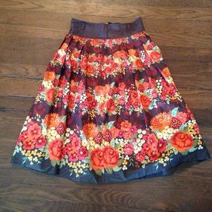 H&M Pleated Knee-Length Skirt