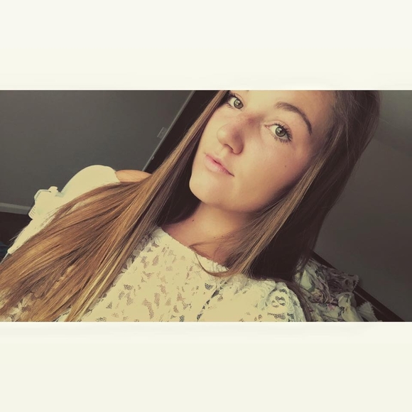 Meet your Posher, Sarah - Picture 1 of 1