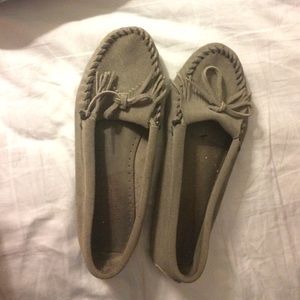 Minnetonka moccasin size 10