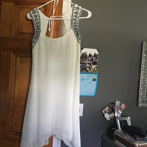 BCBGGENERATION white dress