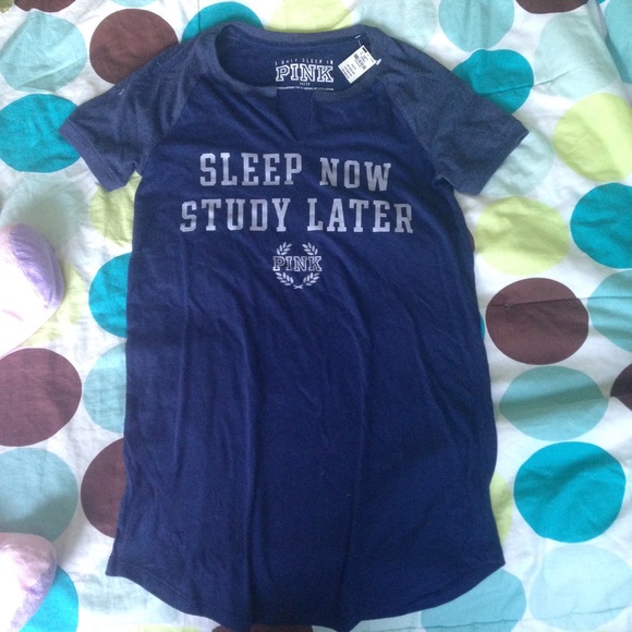 NWT VS PINK SLEEP TEE - Picture 2 of 3