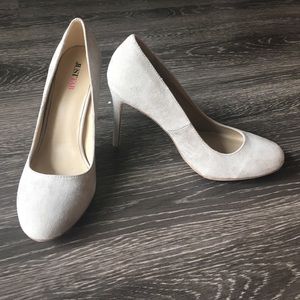 BRAND NEW Grey Suede Heels