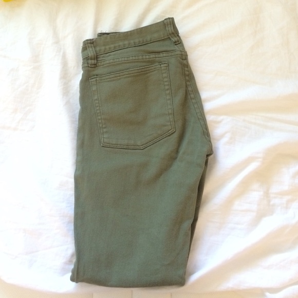 J Crew Olive toothpick Garment dyed skinny jeans!