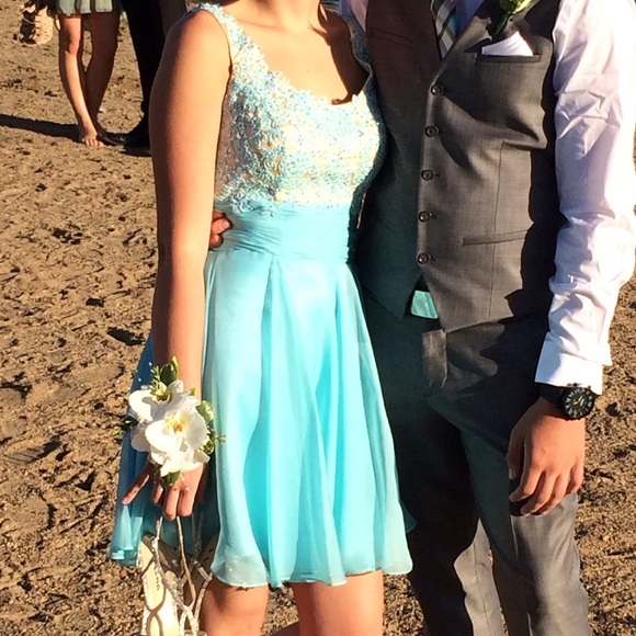 Homecoming dress - Picture 3 of 3