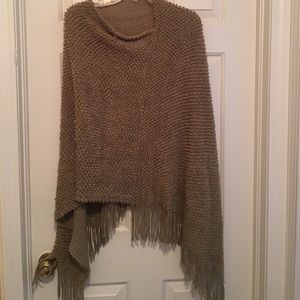 CoCo +Carmen Taupe Poncho
