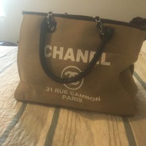 tan canvas bag
