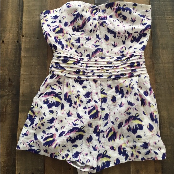 Patterned romper from kimchi blue sz small sz 0