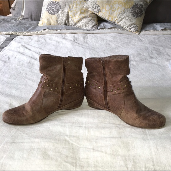 Ankle boots size 7.5 - Picture 2 of 4
