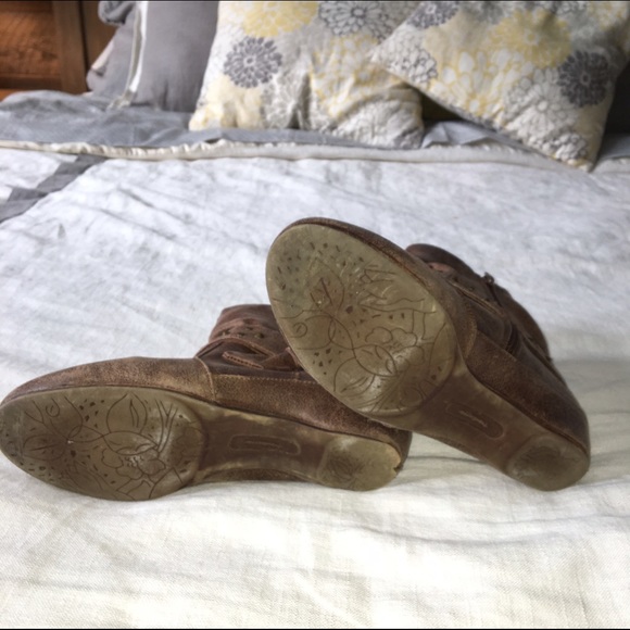 Ankle boots size 7.5 - Picture 4 of 4