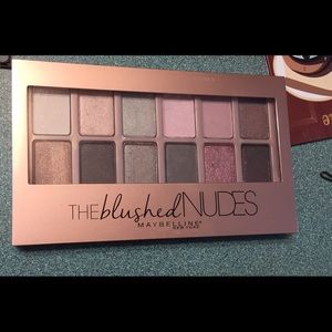 Maybelline Blushed Nudes eyeshadow palette