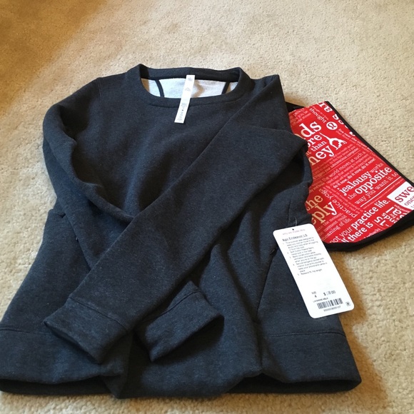 ⚡️⚡️NWT Lululemon endeavor LS sweater! Make offer!