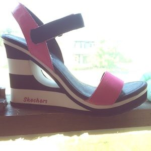 BRAND NEW Sketchers Wedges